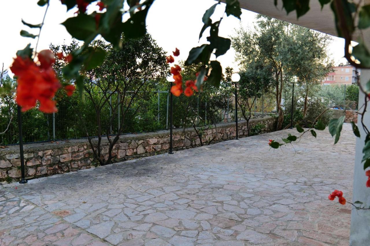 Davide Rooms Sarandë 外观 照片